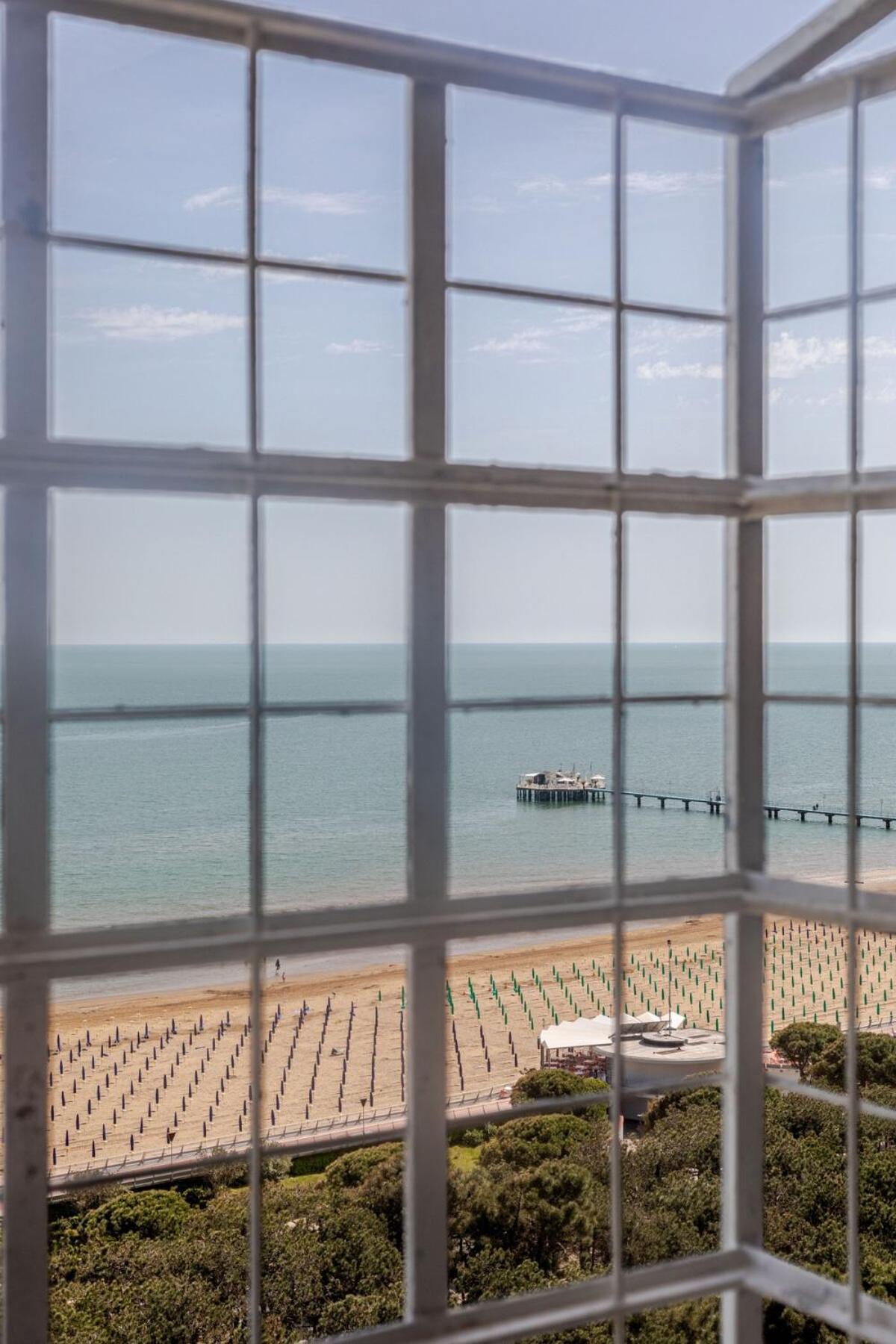 Skyline Lignano Appartement Lignano Sabbiadoro Buitenkant foto